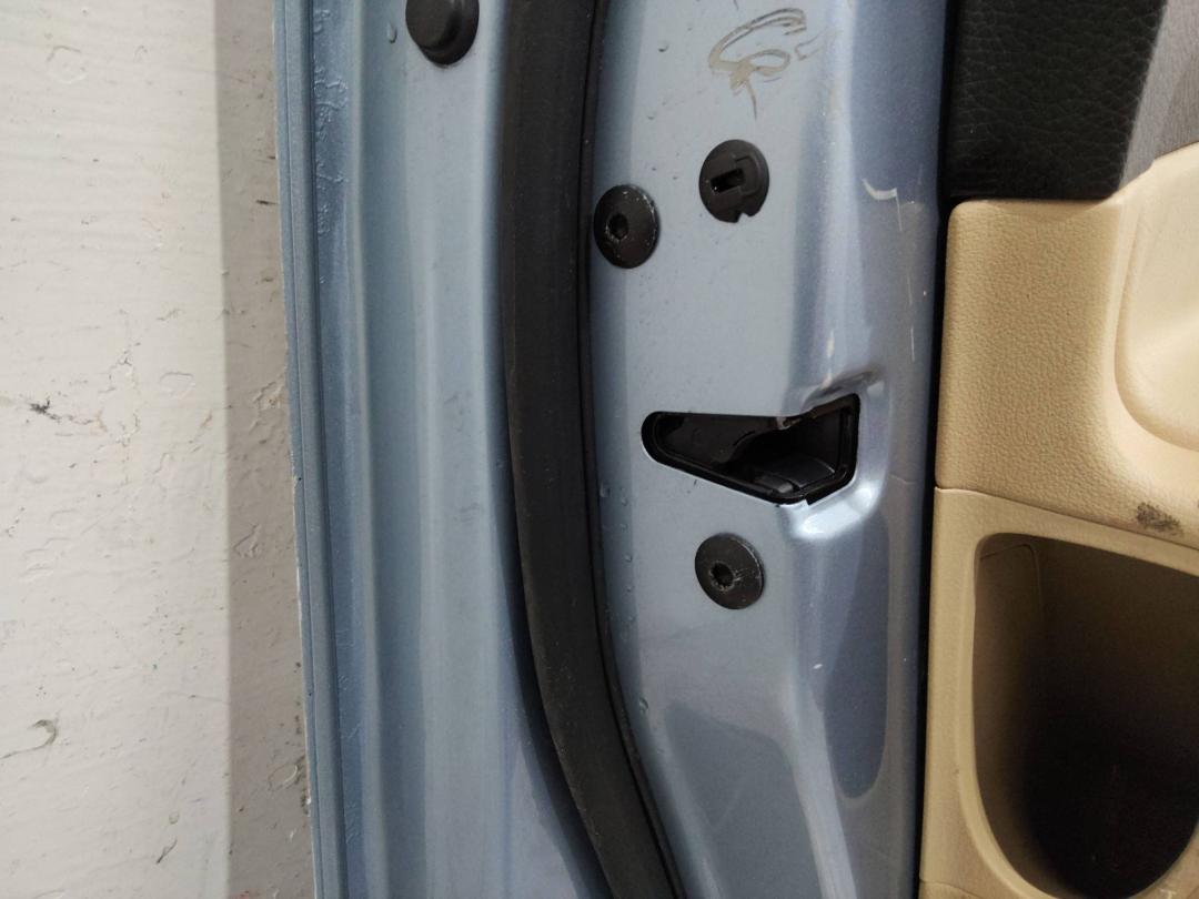 замок двери передней левой Volkswagen Passat B6 2007 - фото №1