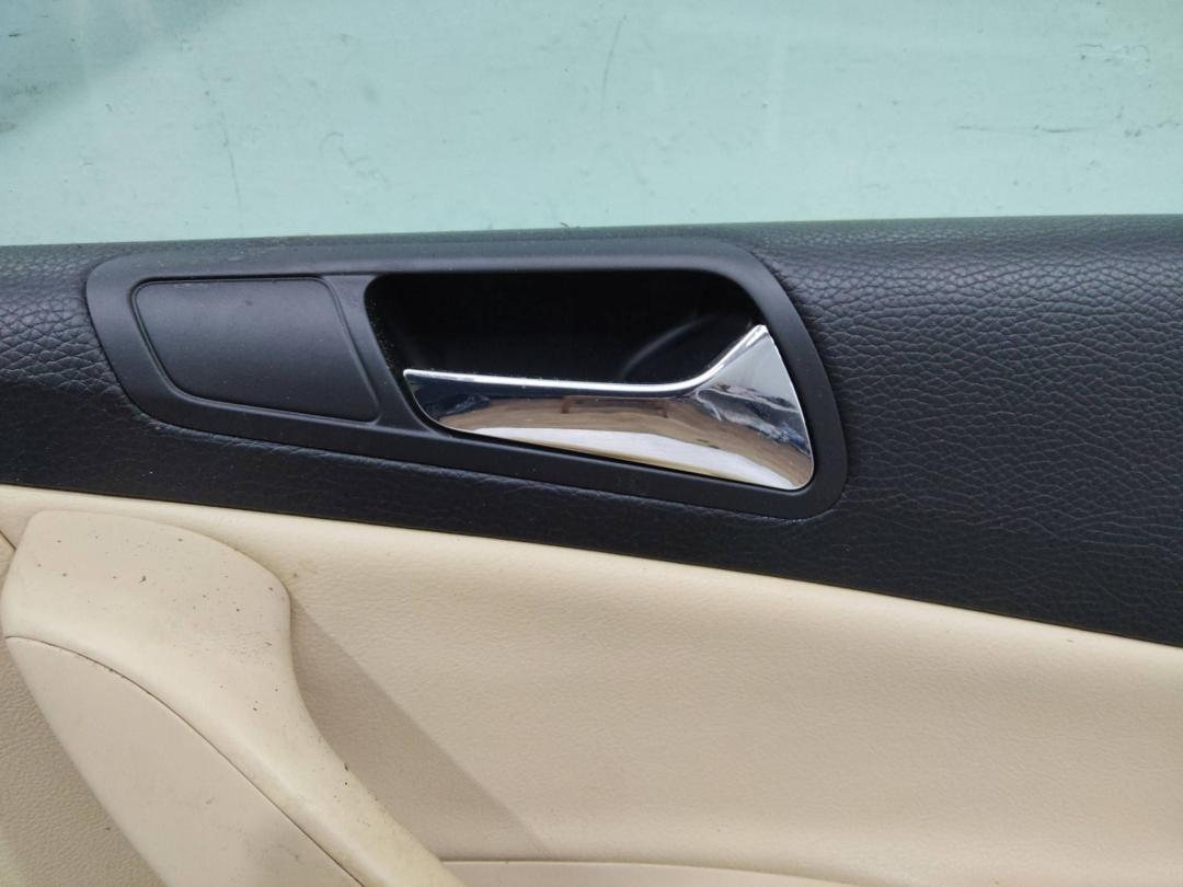 ручка внутренняя передняя правая Volkswagen Passat B6 2007 - фото №1