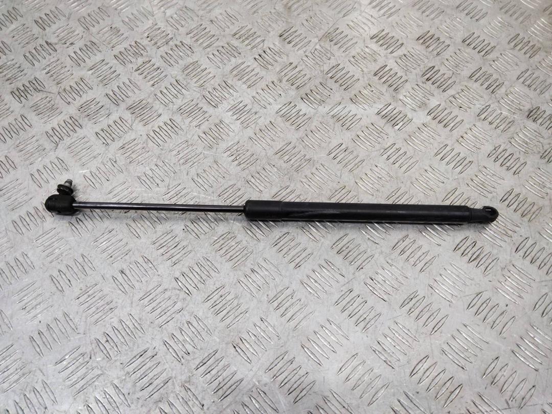 амортизатор крышки багажника (3-5 двери) Volkswagen Passat B6 2007, универсал, 3C9827550 - фото №1