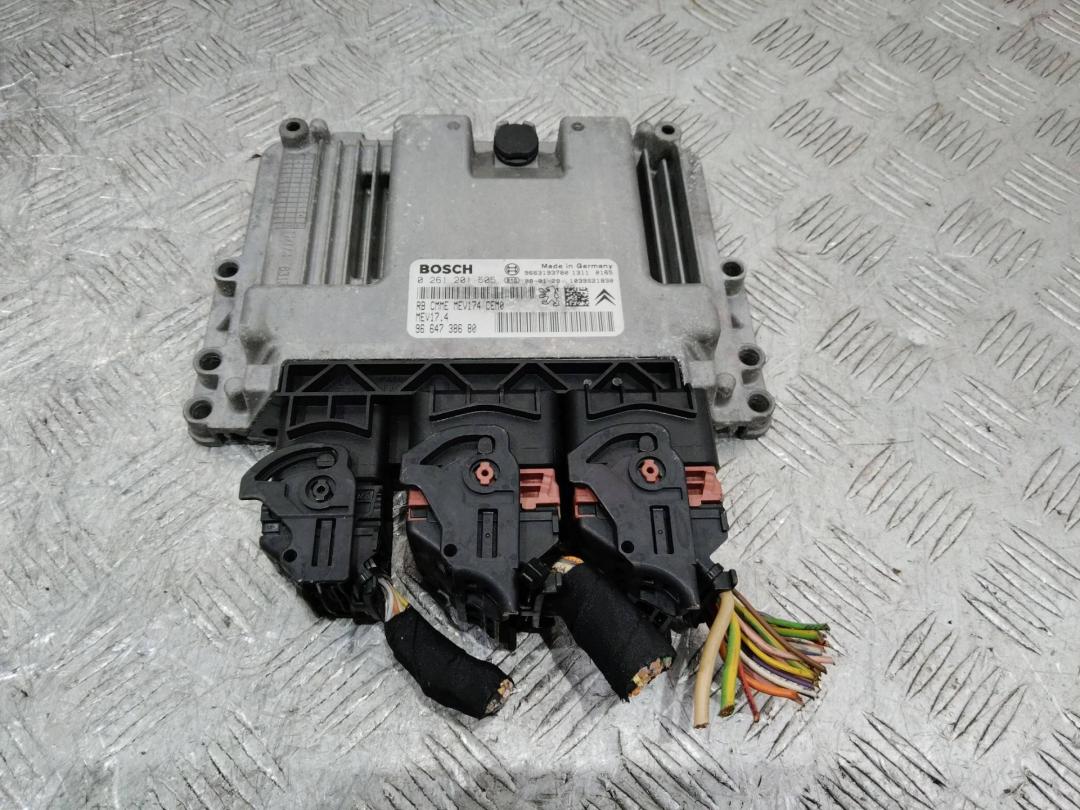 блок управления двигателем Peugeot 207 1 поколение 2008, 1.4 л., 8FS (EP3), бензин, МКПП, 9664738680 - фото №1