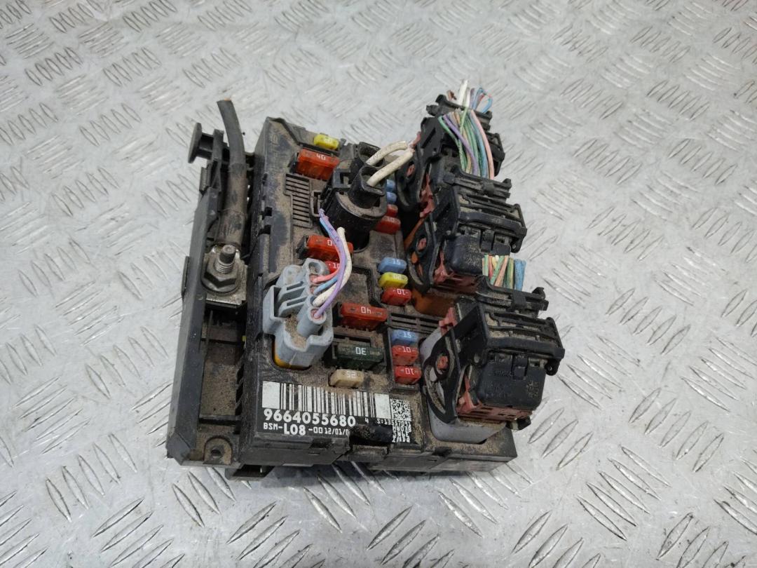 блок предохранителей Citroen C4 Picasso 1 поколение 2007, 9664055680, L08 - фото №1