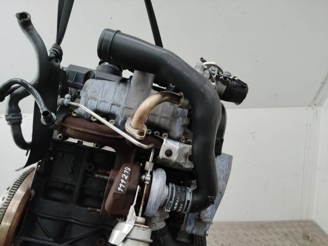 патрубок воздушного фильтра (в двигателе) Volkswagen Golf 4 поколение 2002, 1.9 л., дизель, МКПП - фото №1