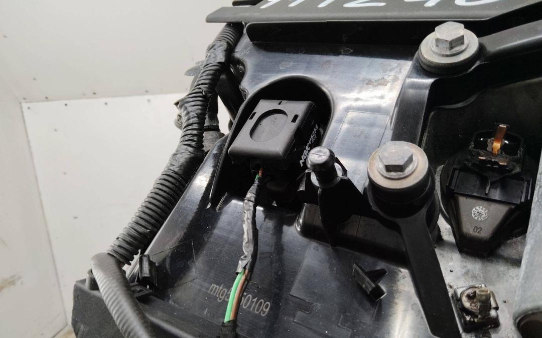 катушка зажигания BMW 3 серия E90/E91/E92/E93 2005, 2.0 л., бензин, МКПП - фото №1