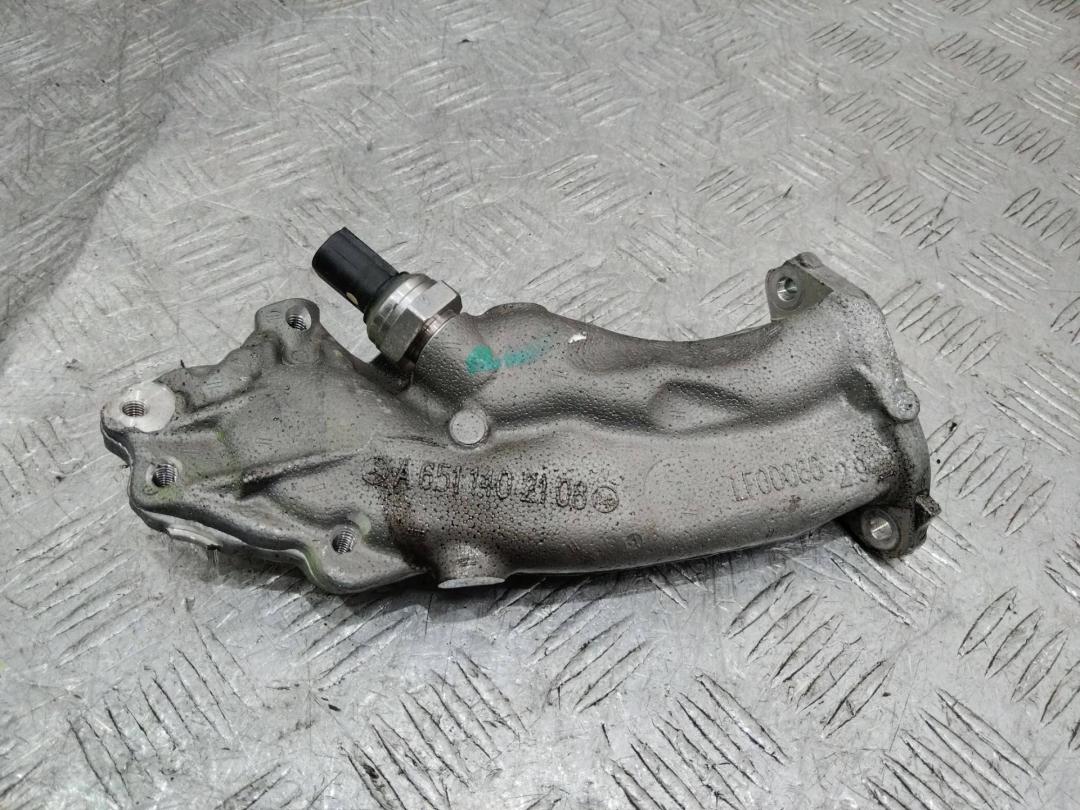 трубка системы рециркуляции EGR Mercedes-Benz CLA-Класс C117 2013, 2.2 л., дизель, A6511402108 - фото №1