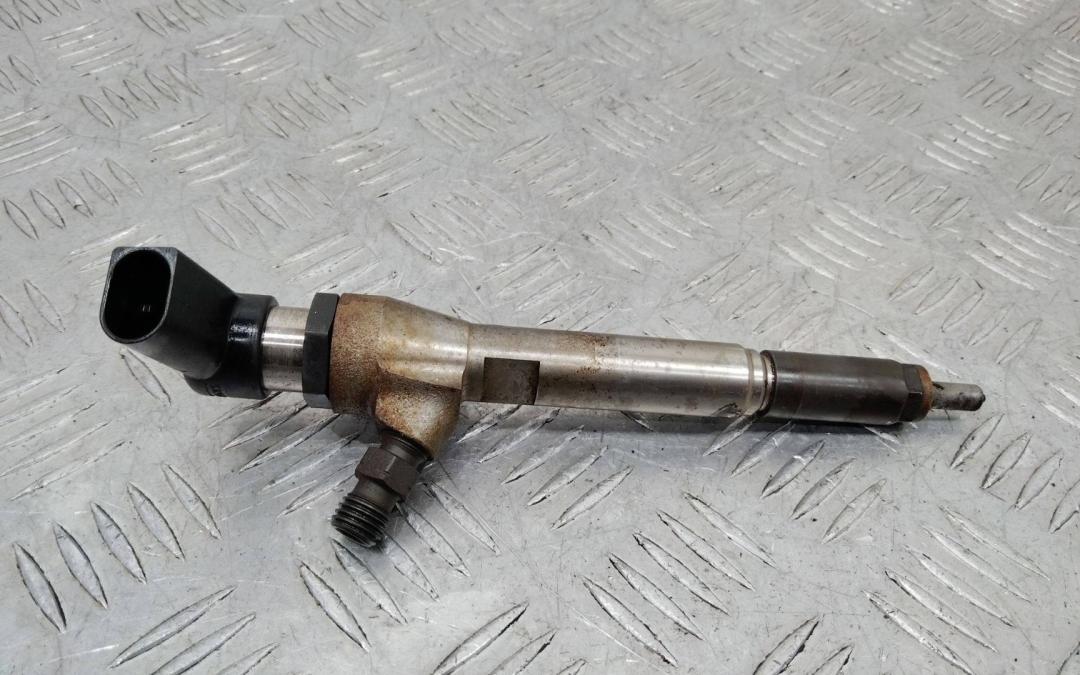 форсунка Renault Megane 3 поколение 2008, 1.5 л., дизель, МКПП, 8200380253, 8200294788 - фото №1