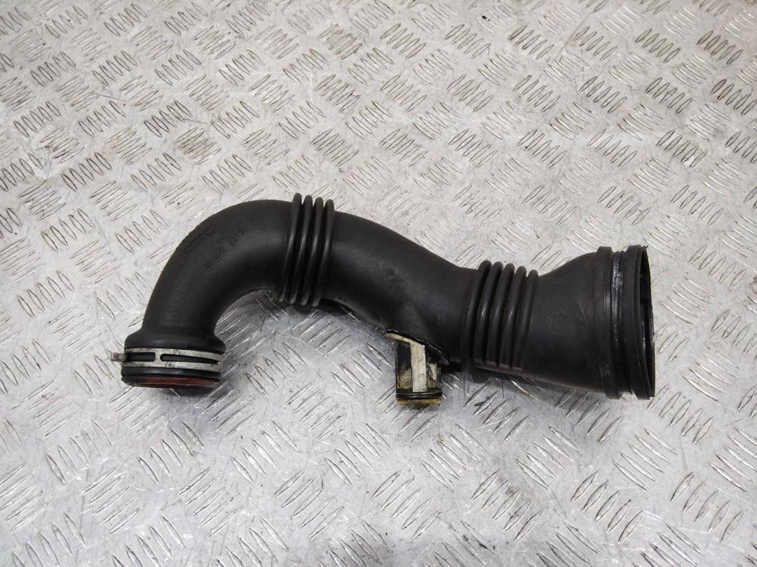 патрубок интеркулера Peugeot 308 T7 2008, 1.6 л., дизель, 9687883780 - фото №1