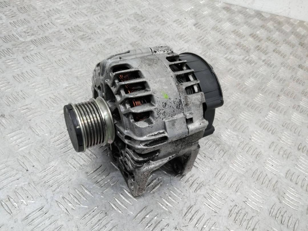 генератор Renault Megane 3 поколение 2010, 1.5 л., дизель, 231000026R - фото №1