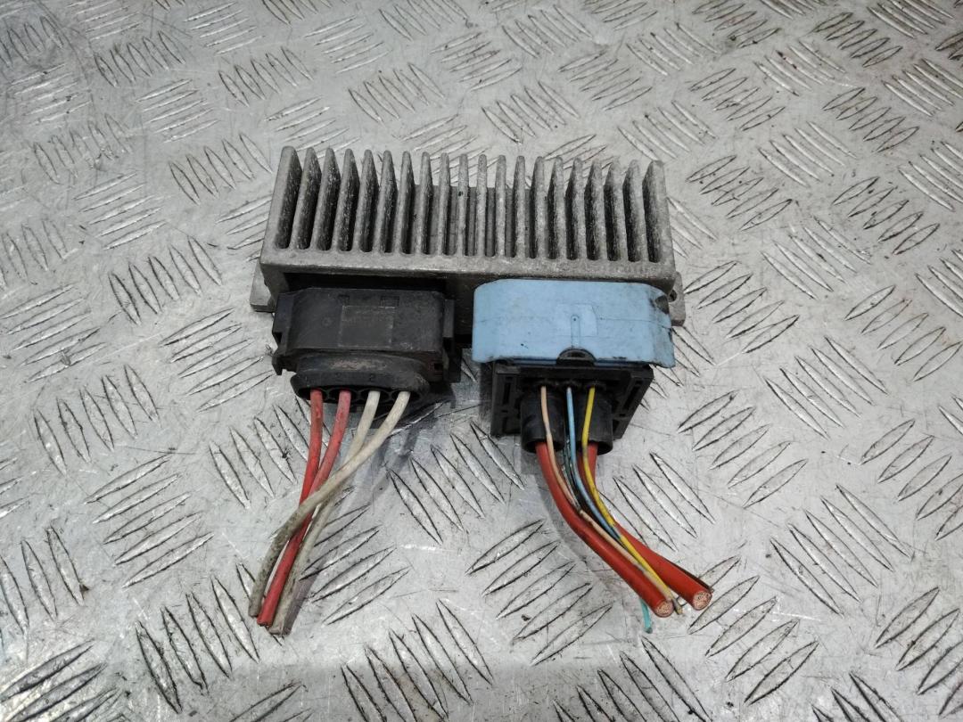 реле накала свечей Renault Master 3 поколение 2012, 2.3 л., M9T 870, дизель, МКПП, 8200558438 - фото №1