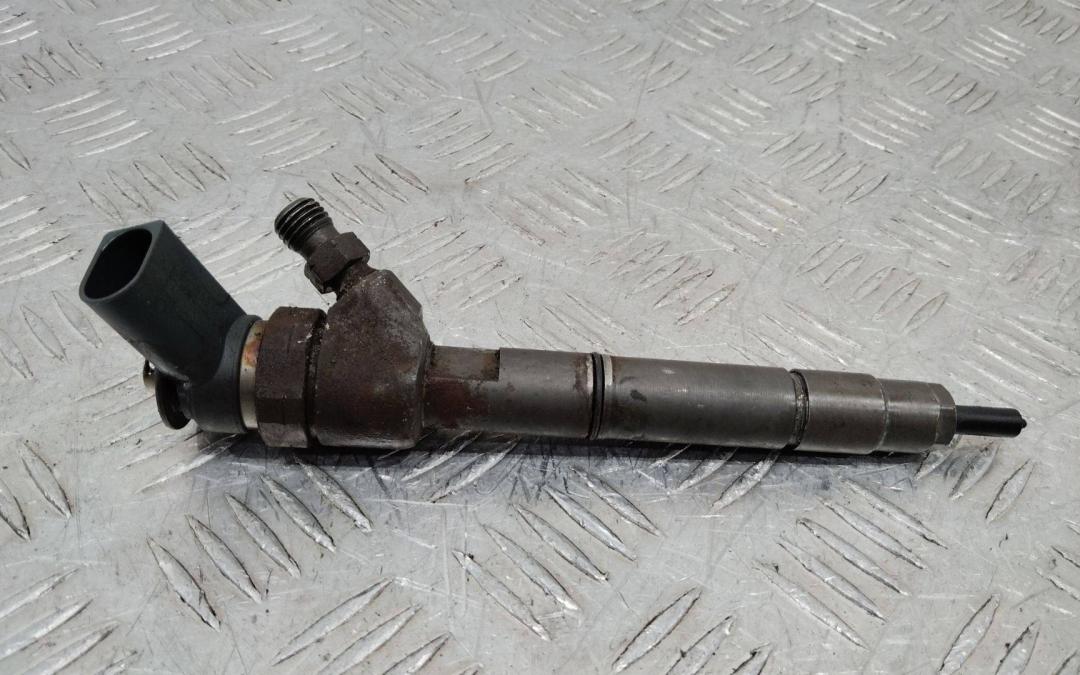 форсунка Mercedes-Benz A-Класс W169 2006, 2.0 л., дизель, 0445110167 - фото №1