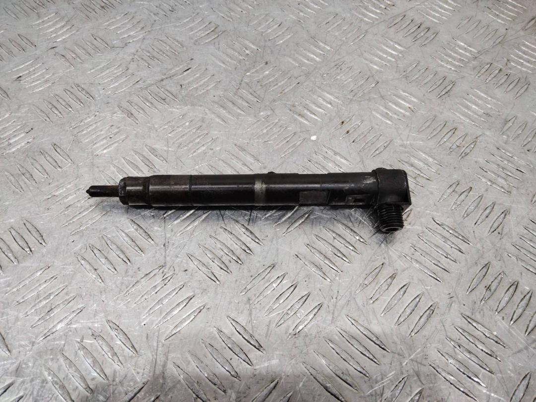 форсунка Mercedes-Benz Sprinter 2 поколение (W906) 2013, 2.2 л., дизель, A6510703087 - фото №1