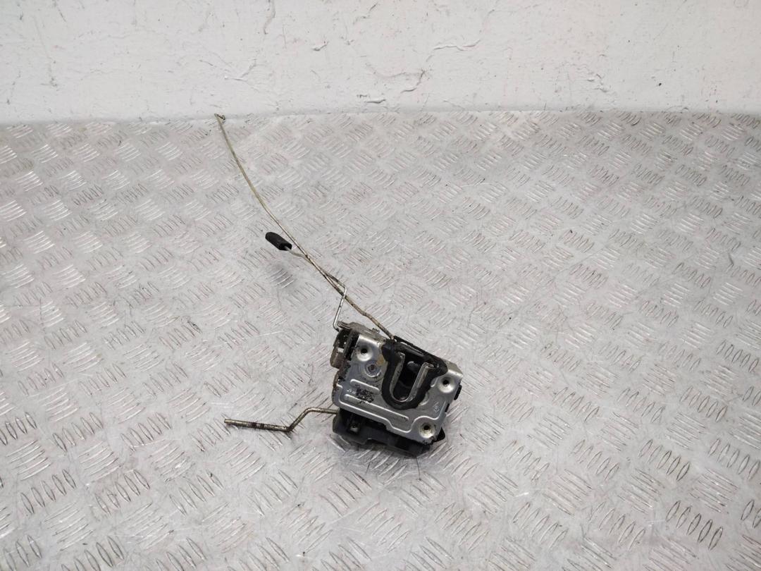 замок двери передней левой Renault Sandero 1 поколение 2011 - фото №1