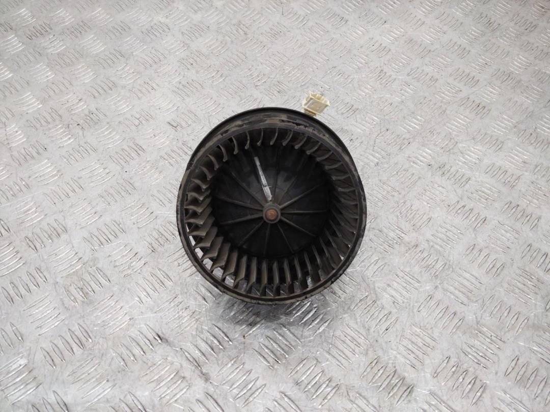 моторчик печки Volkswagen Transporter T4 1996, 701819021B - фото №1