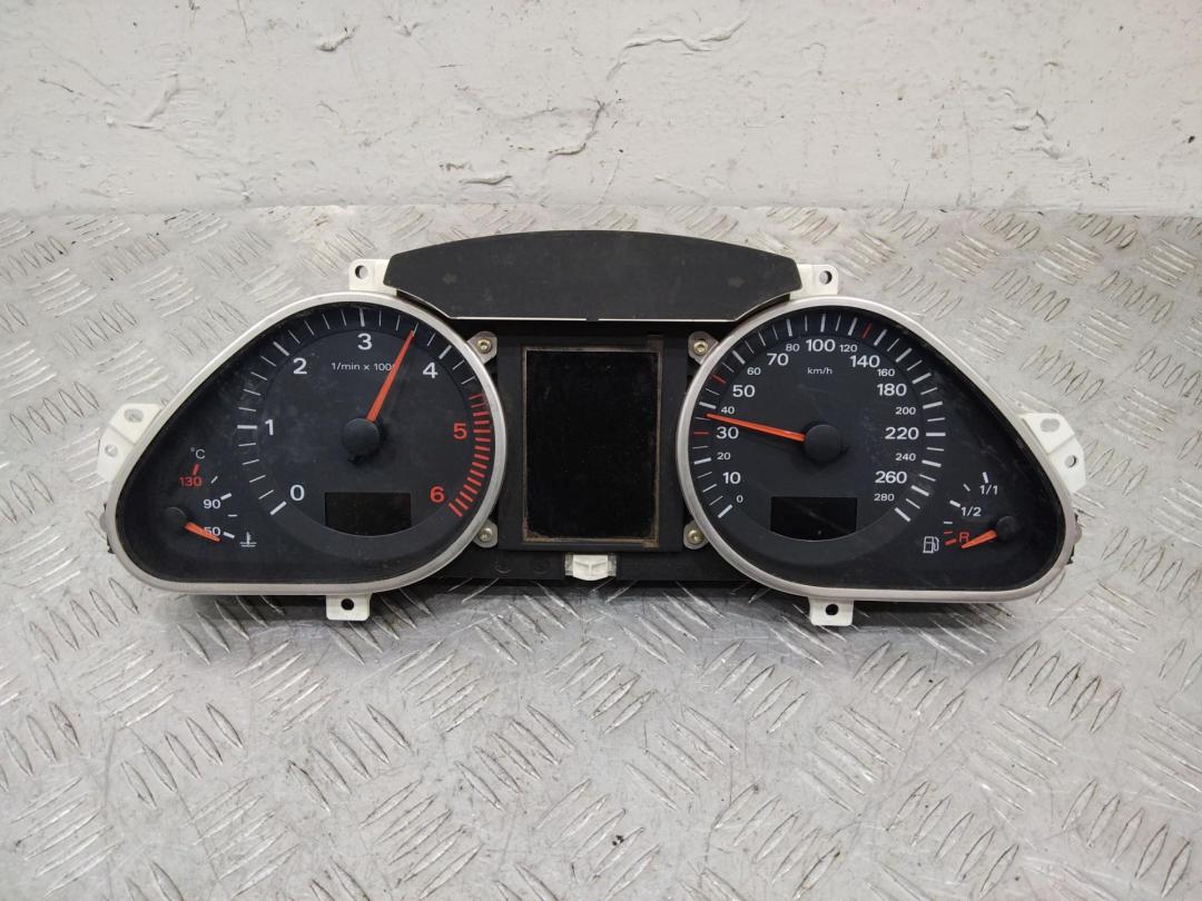 щиток приборов (приборная панель) Audi A6 4F/C6 2005, 5550007301, 503000732302 - фото №1