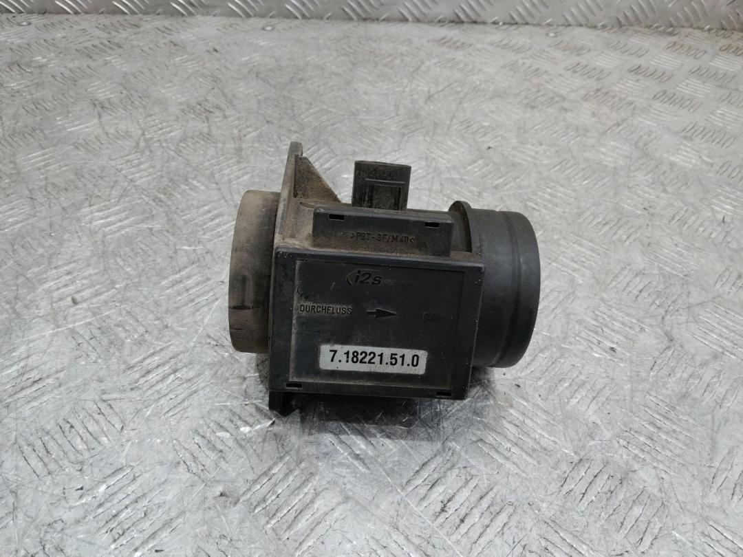 расходомер воздуха Volkswagen Transporter T4 1996, 718221510 - фото №1