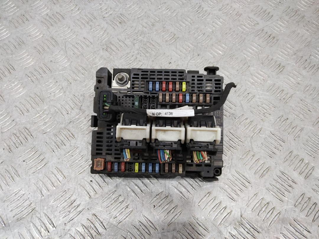 блок предохранителей Peugeot 508 1 поколение 2013, 9677987580 - фото №1