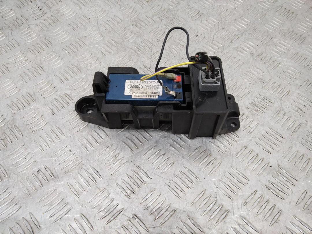 Блок управления аккумулятором Land Rover Range Rover Evoque L538 2013, BJ3219G207C, BJ3210C693AC - фото №1