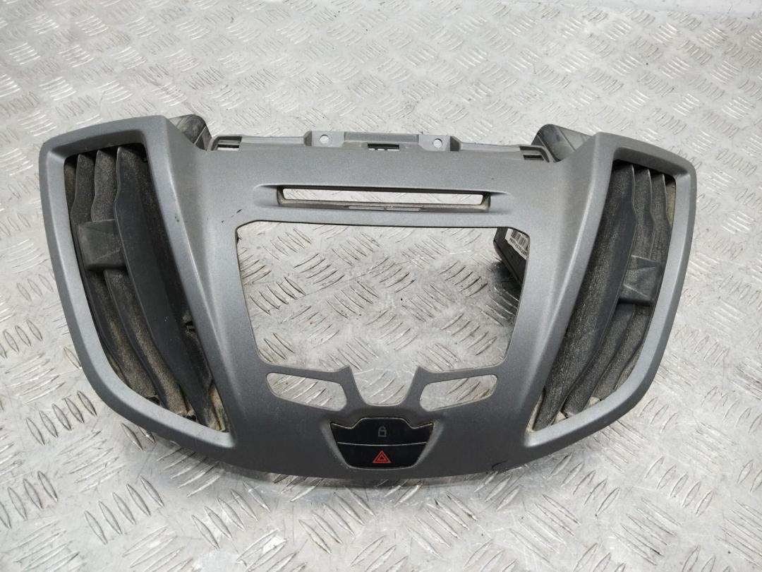 Декоративная накладка центральной консоли Ford Transit 8 поколение 2015 - фото №1