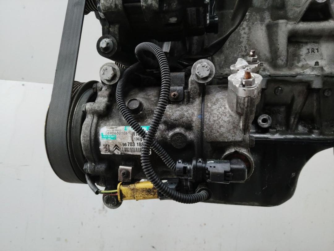 компрессор кондиционера Peugeot 207 1 поколение 2007, 1.4 л., бензин, 9670318880 - фото №1