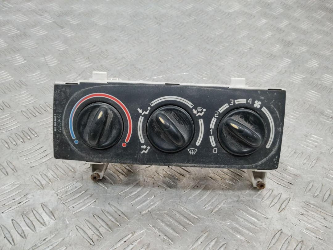 блок управления печки / климат-контроля Renault Megane 1 поколение 1998, 655737S, A52100846S2 - фото №1