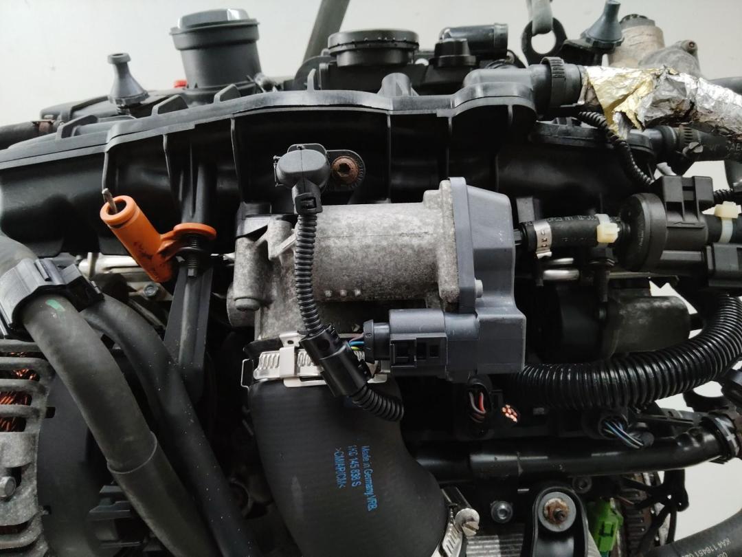 заслонка дроссельная Volkswagen Passat B6 2007, 2.0 л., бензин, 06F133062 - фото №1