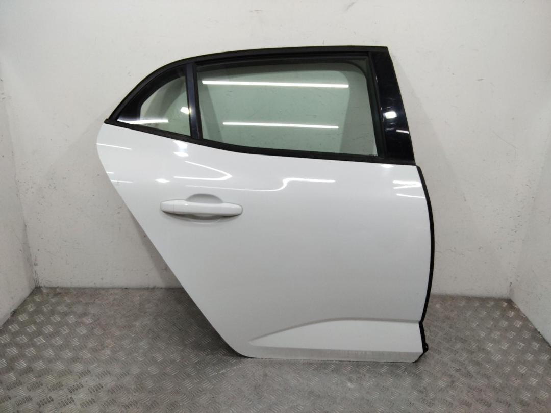 дверь задняя правая Renault Megane 4 поколение 2016, хетчбэк 5 дв. - фото №1