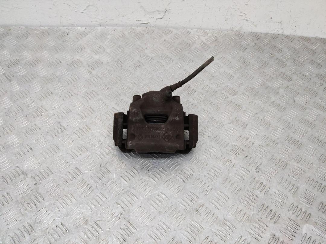 суппорт передний левый Renault Logan 1 поколение 2008, 1.5 л., дизель, 8200499368 - фото №1