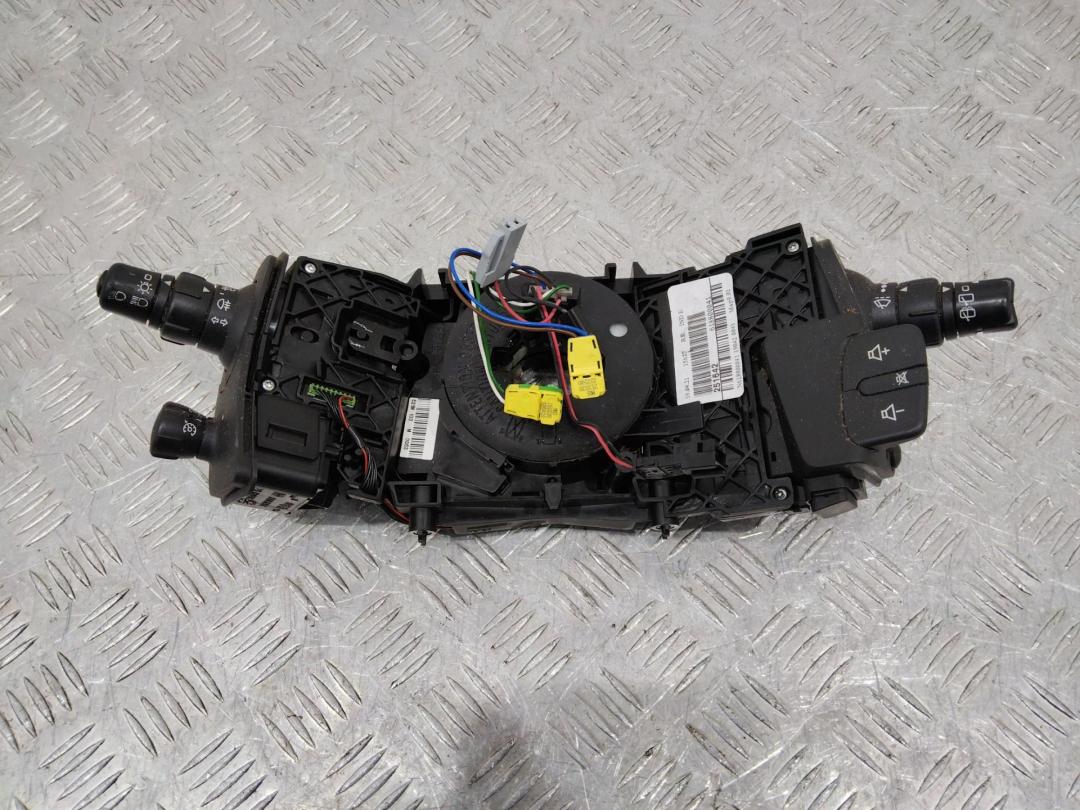 переключатель подрулевой (стрекоза) Renault Scenic 2 поколение 2004, 618800041 - фото №1