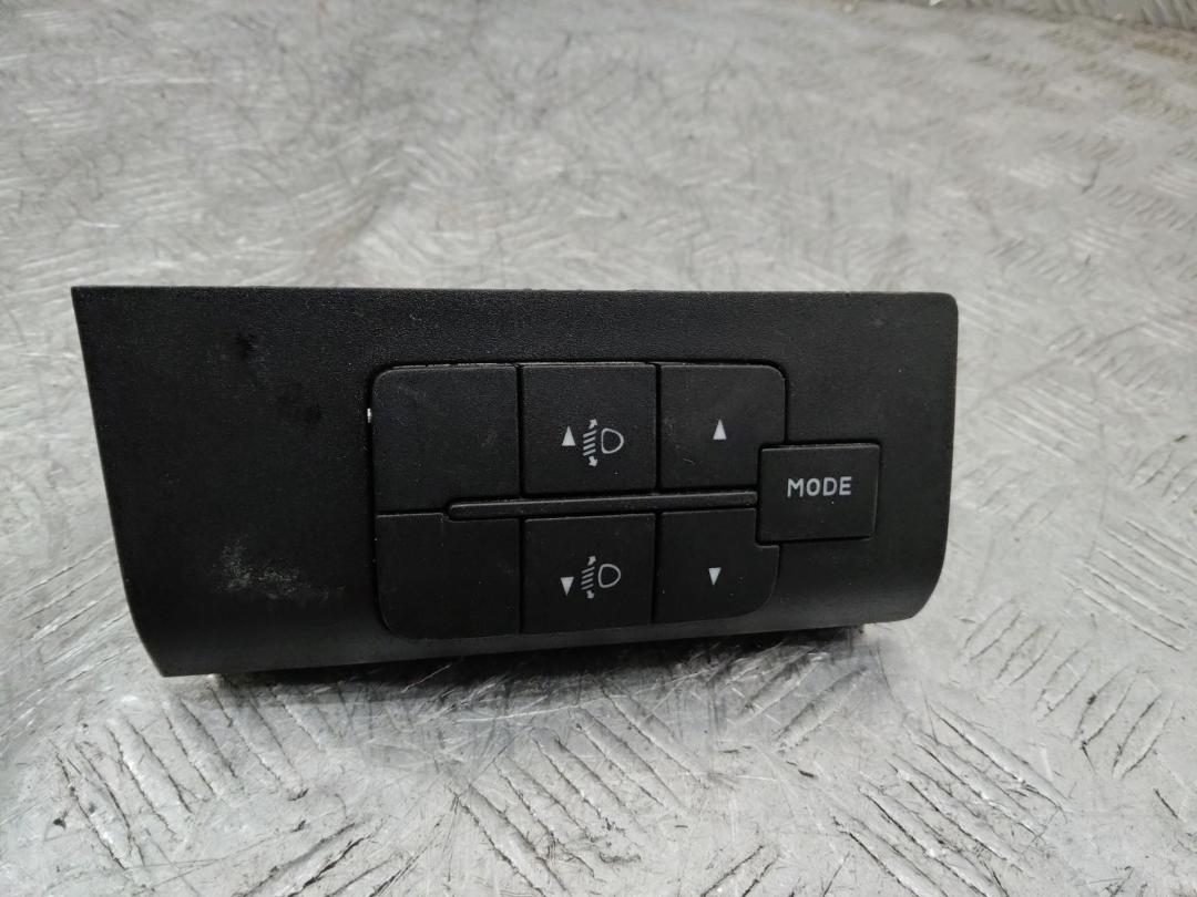 кнопка противотуманных фар Citroen Jumper 2 поколение 2013, 7355331070 - фото №1