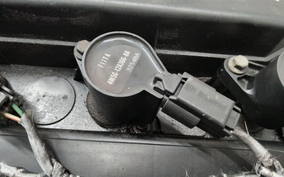 катушка зажигания Ford C-Max 1 поколение 2003, 1.8 л., CSDA, бензин, 4M5G12A366BA - фото №1