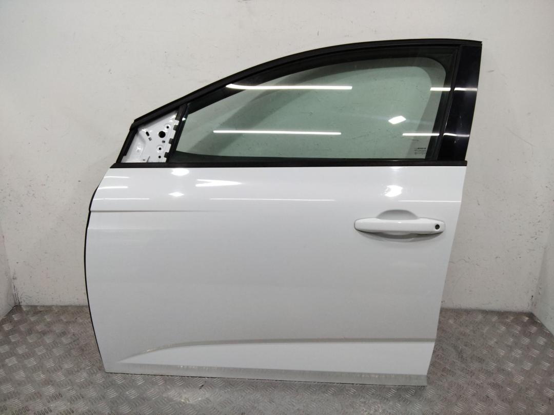 дверь передняя левая Renault Megane 4 поколение 2016 - фото №1