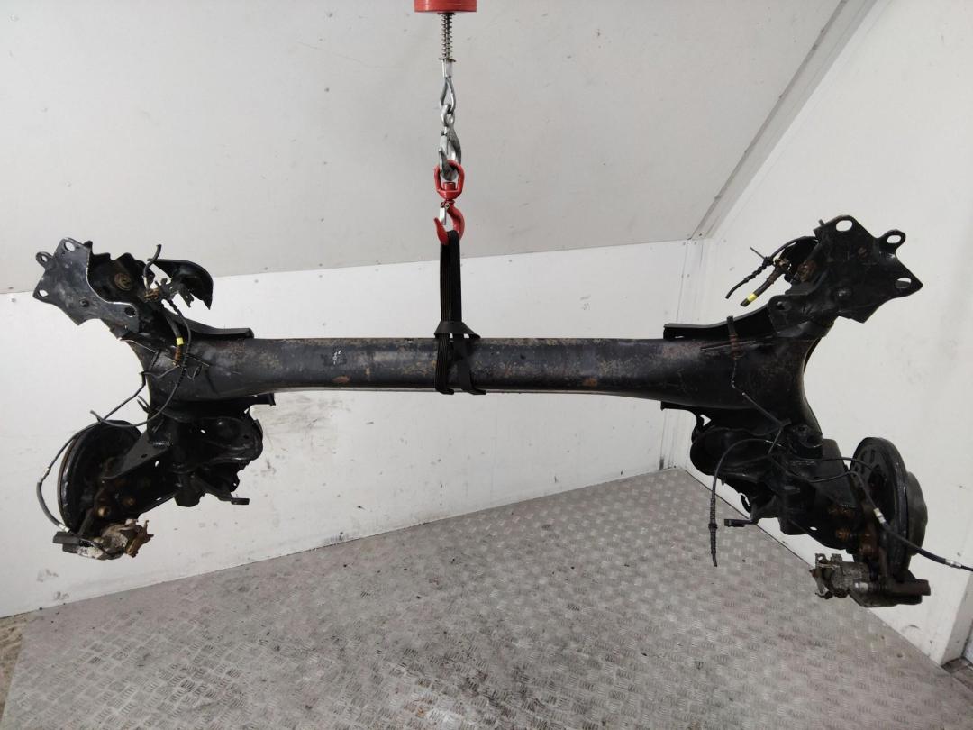 балка подвески задняя Renault Megane 4 поколение 2016 - фото №1