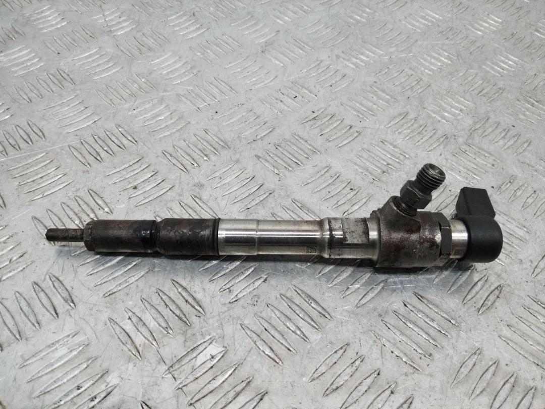 форсунка Audi A1 8X 2013, 1.6 л., дизель, МКПП, 03L130277, A2C9626040080 - фото №1