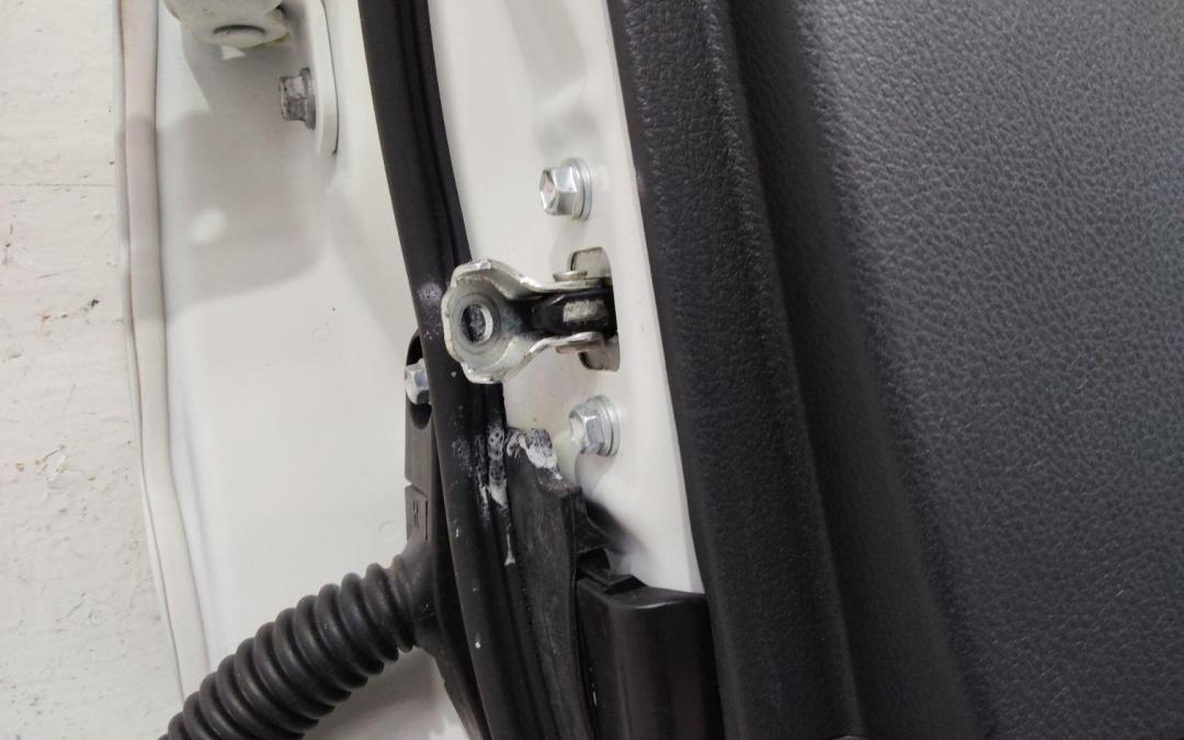 ограничитель открывания двери Toyota C-HR 1 поколение 2018 - фото №1