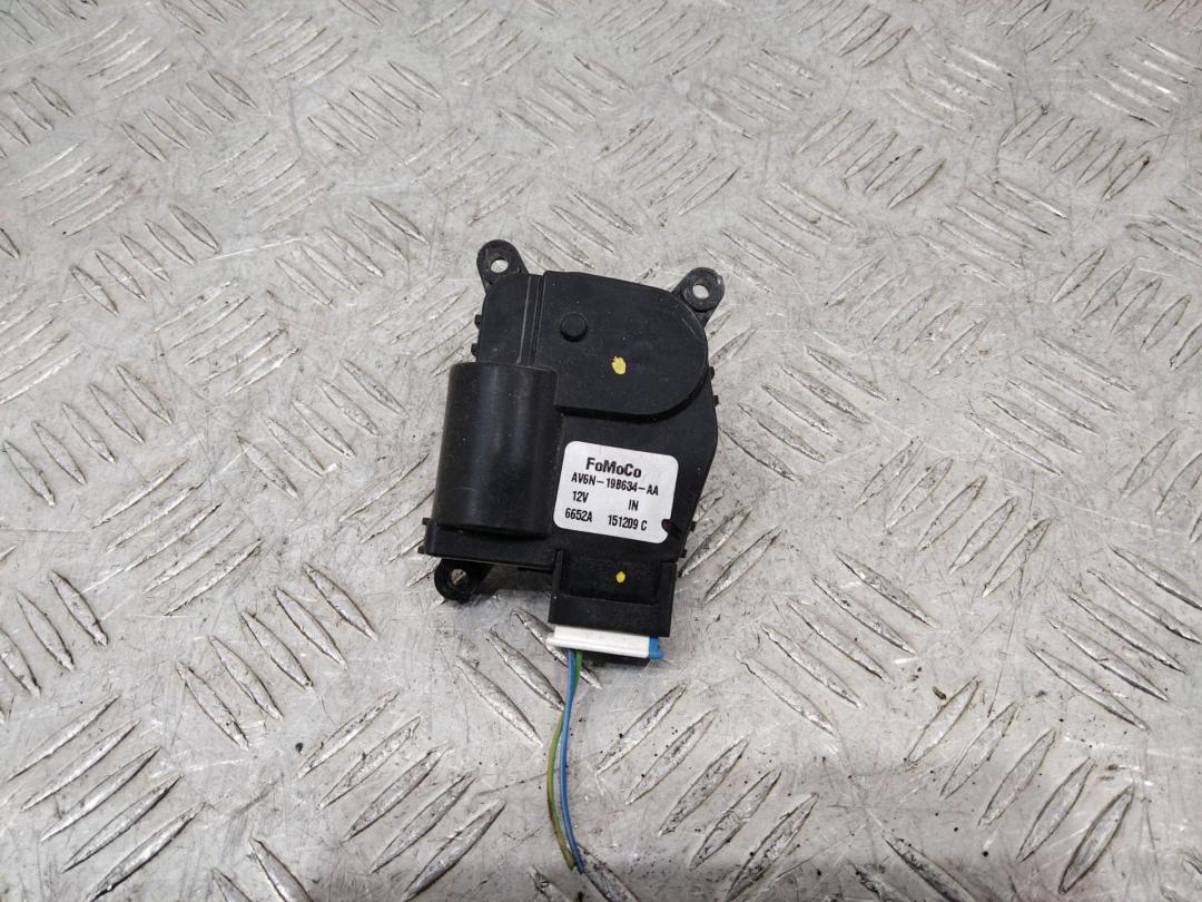 моторчик заслонки печки Ford Transit 8 поколение 2016, AV6N19B634AA - фото №1