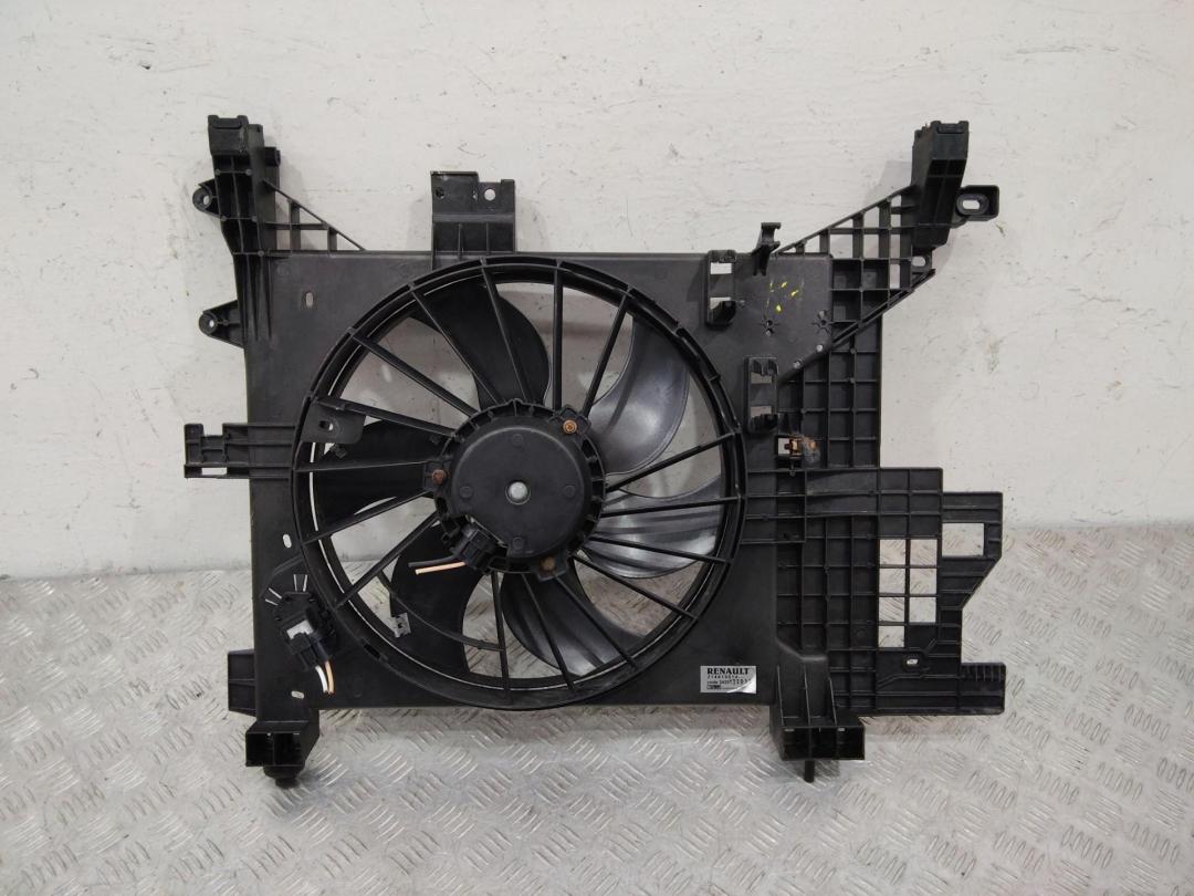 вентилятор радиатора Renault Duster 1 поколение 2011, 1.5 л., дизель, 214819914R - фото №1