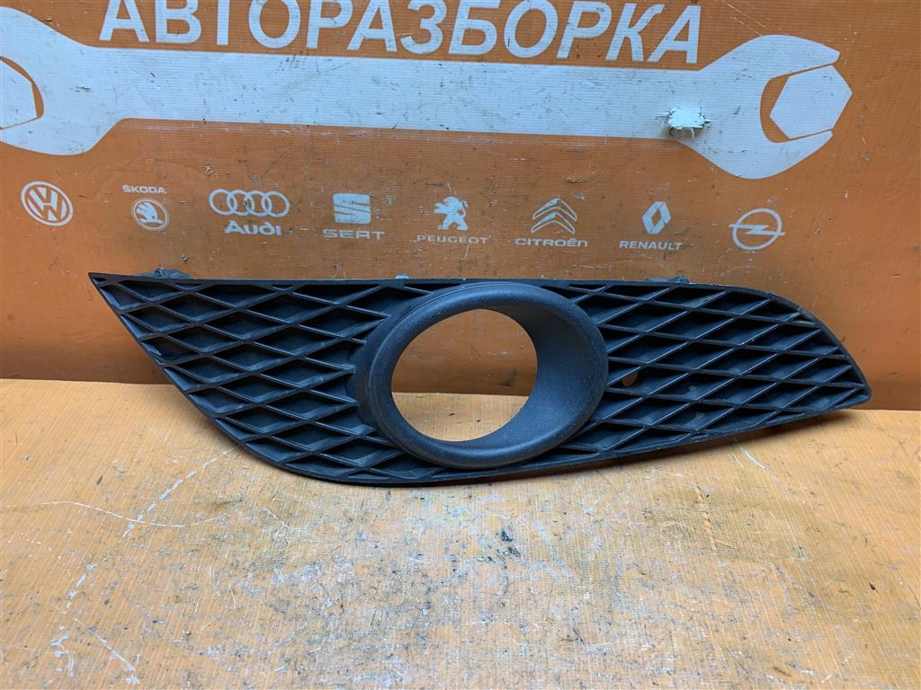 заглушка (решетка) в бампер Opel Astra H рестайлинг (2006—2014) 2008, 1.8i Z18XER, 13225765 - фото №1