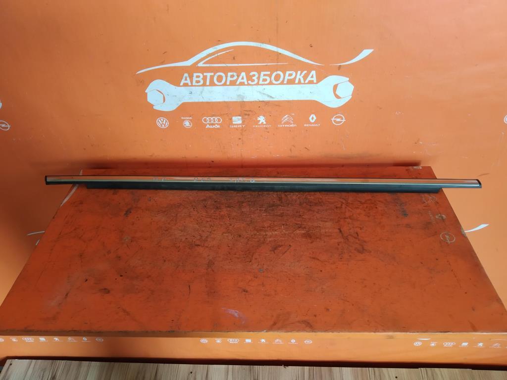 молдинг стекла Opel Zafira B рестайлинг (2008—2014) 2006, 1.8i Z18XER, 013132100 - фото №1