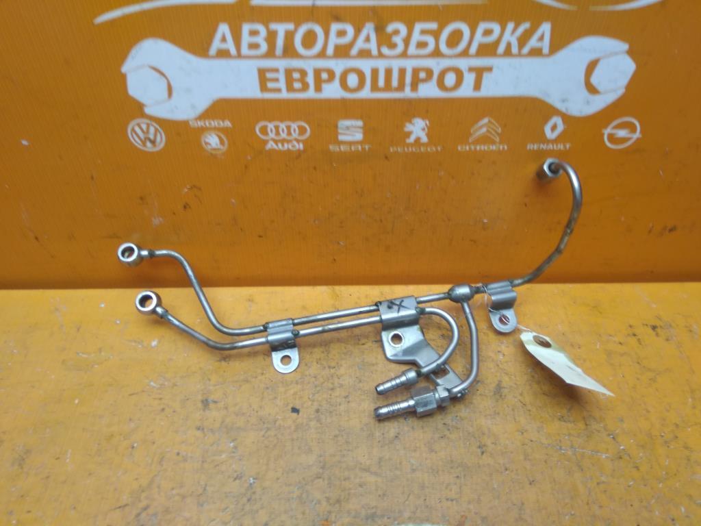 трубка топливная Audi A4 B6 (2000—2006) 2004, 2.0i AWA, 06D127509J - фото №1
