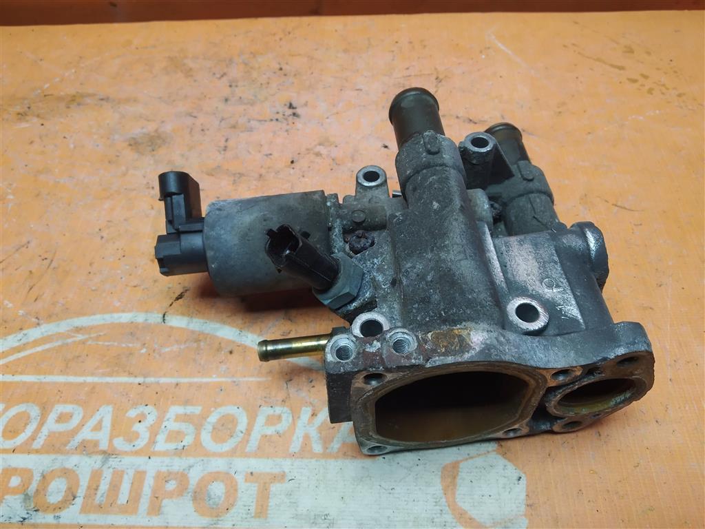 корпус термостата Opel Zafira B рестайлинг (2008—2014) 2008, 1.6i Z16XE1, 55559594 - фото №1