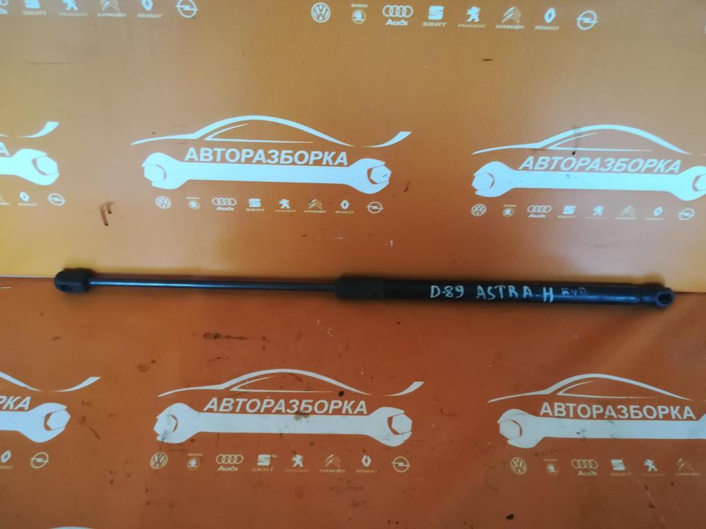 амортизатор крышки багажника (3-5 двери) Opel Astra H рестайлинг (2006—2014) 2006, 1.8i Z18XE, 24463820 - фото №1