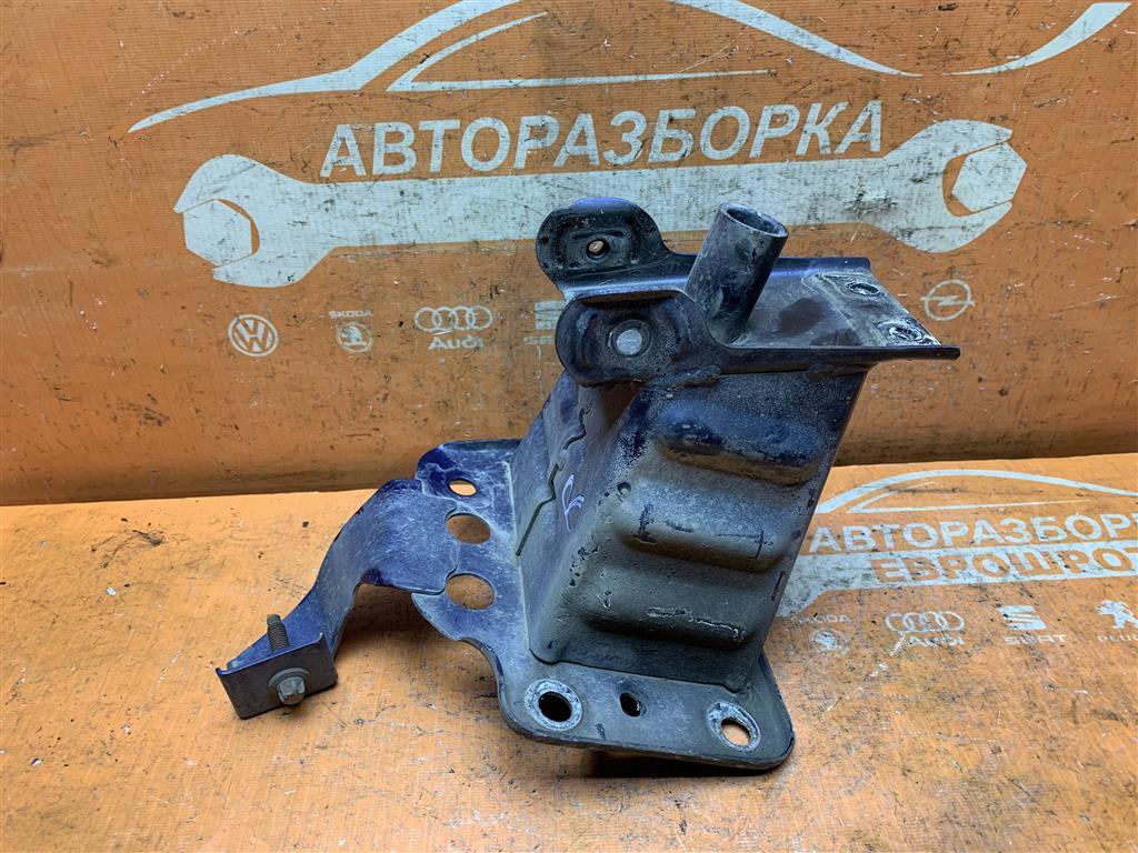кронштейн переднего бампера Opel Vectra C рестайлинг (2005—2008) 2007, 1.8i Z18XER, 1405035 - фото №1