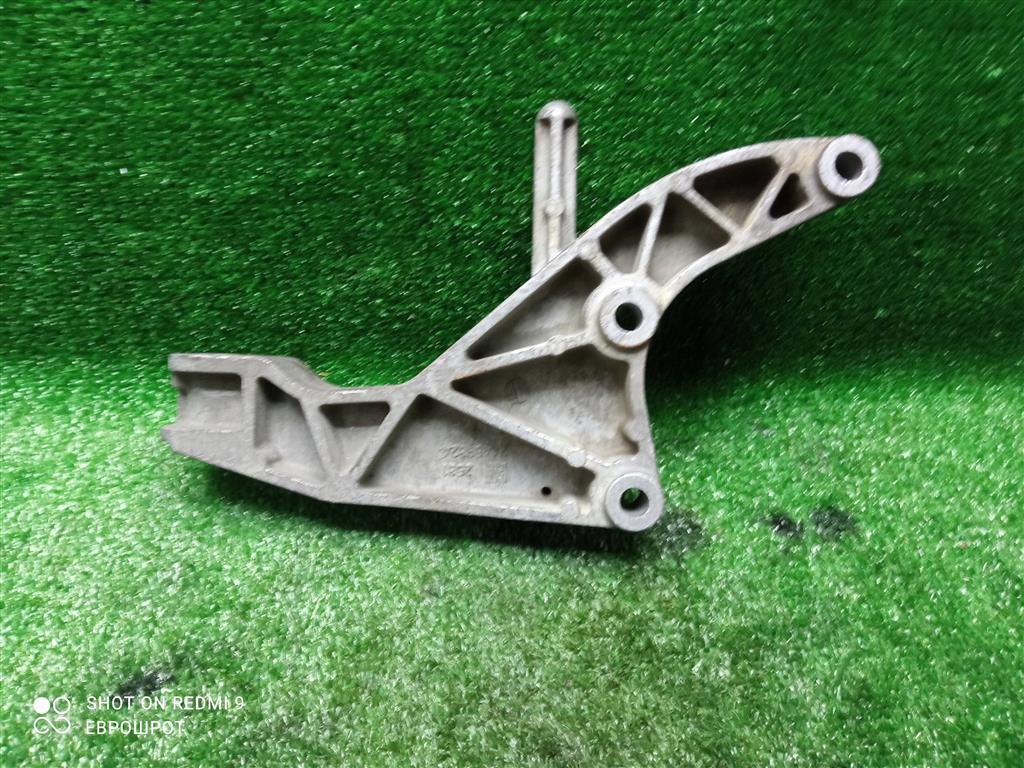 кронштейн двигателя Opel Astra H рестайлинг (2006—2014) 2012, 1.3 CDTI Z13DTH, 24459824 - фото №1