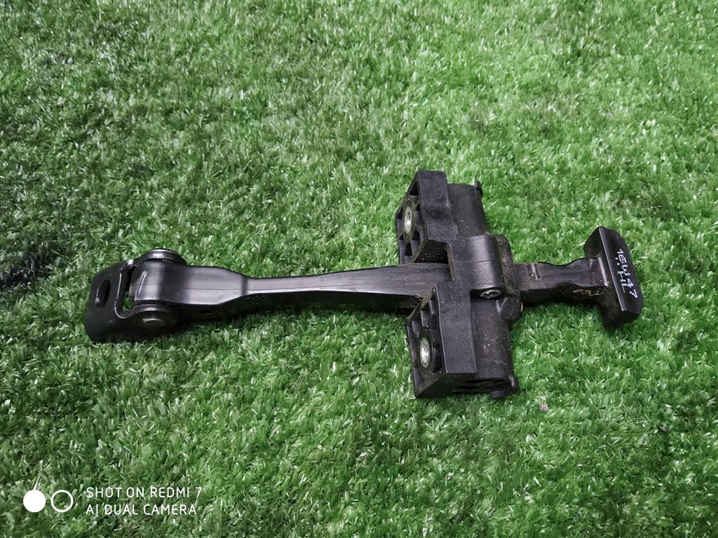 ограничитель открывания двери BMW X1 F48 (2015—2019) 2018, 16W47 - фото №1