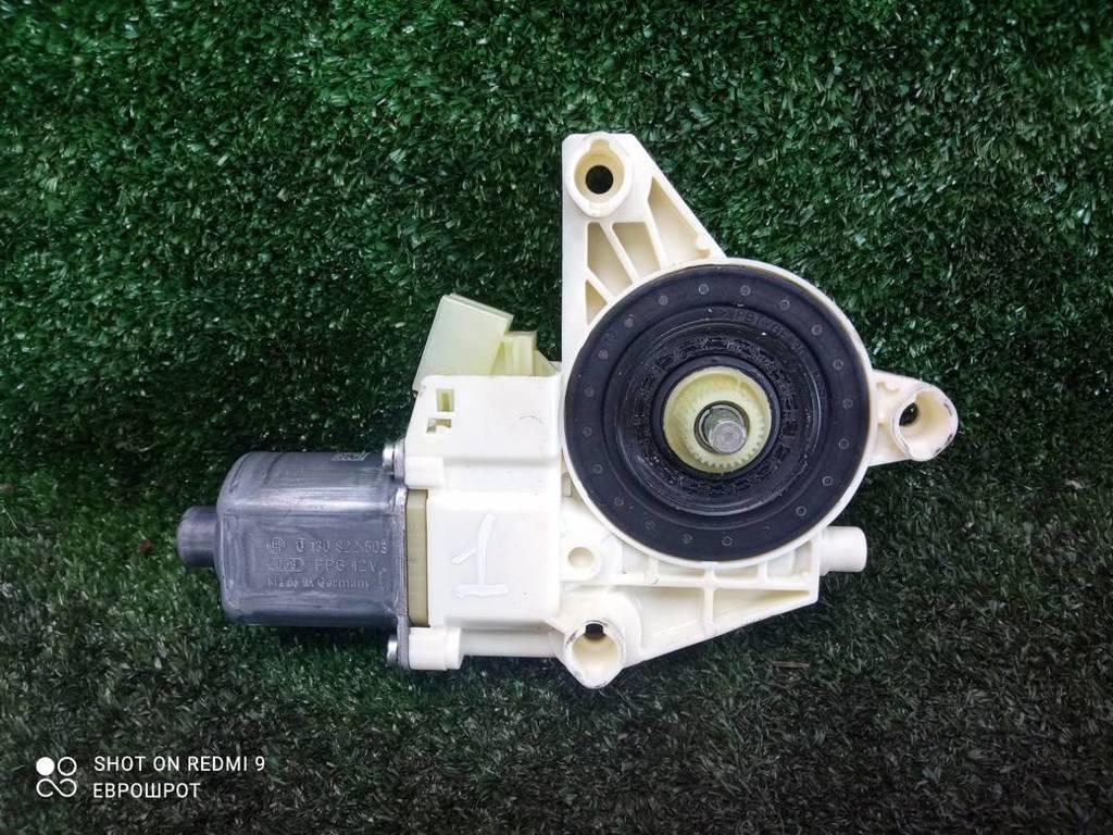 моторчик стеклоподъемника Mercedes-Benz C-Класс W204/S204 (2006—2011) 2007, 2048200142 - фото №1