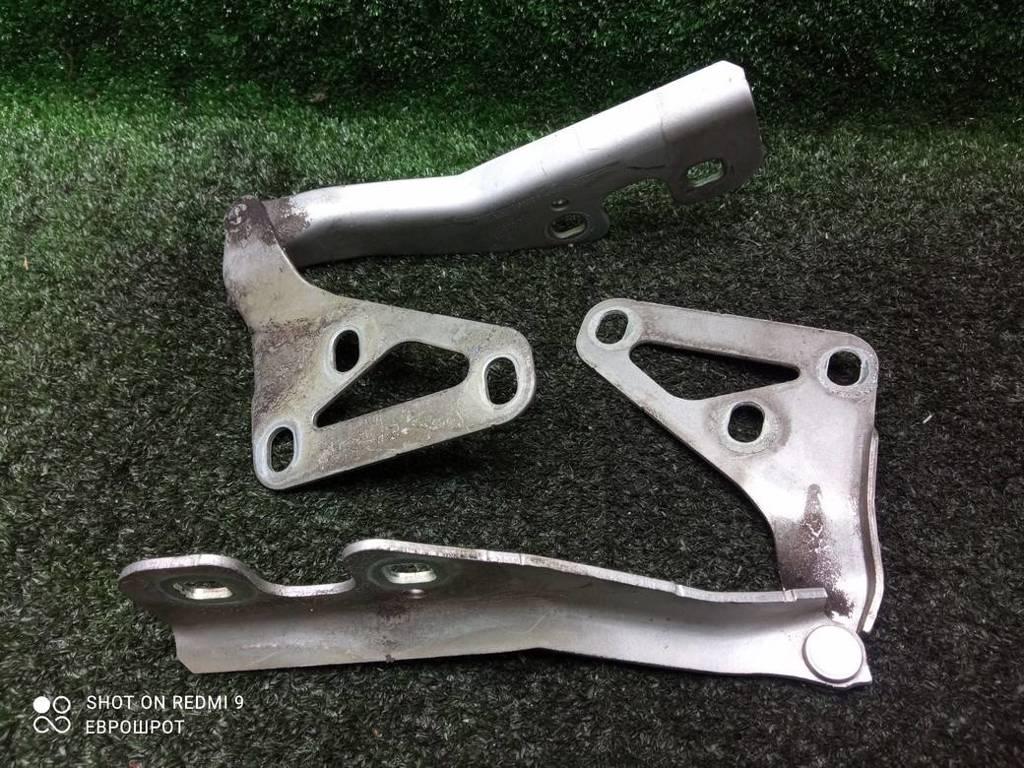 петля капота Opel Astra H рестайлинг (2006—2014) 2012, 1.6i Z16XER, 13213447 - фото №1