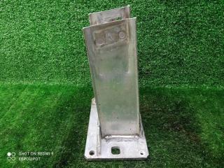 кронштейн переднего бампера Audi A4 B8 (2007—2012) 2010, 8K0807133C