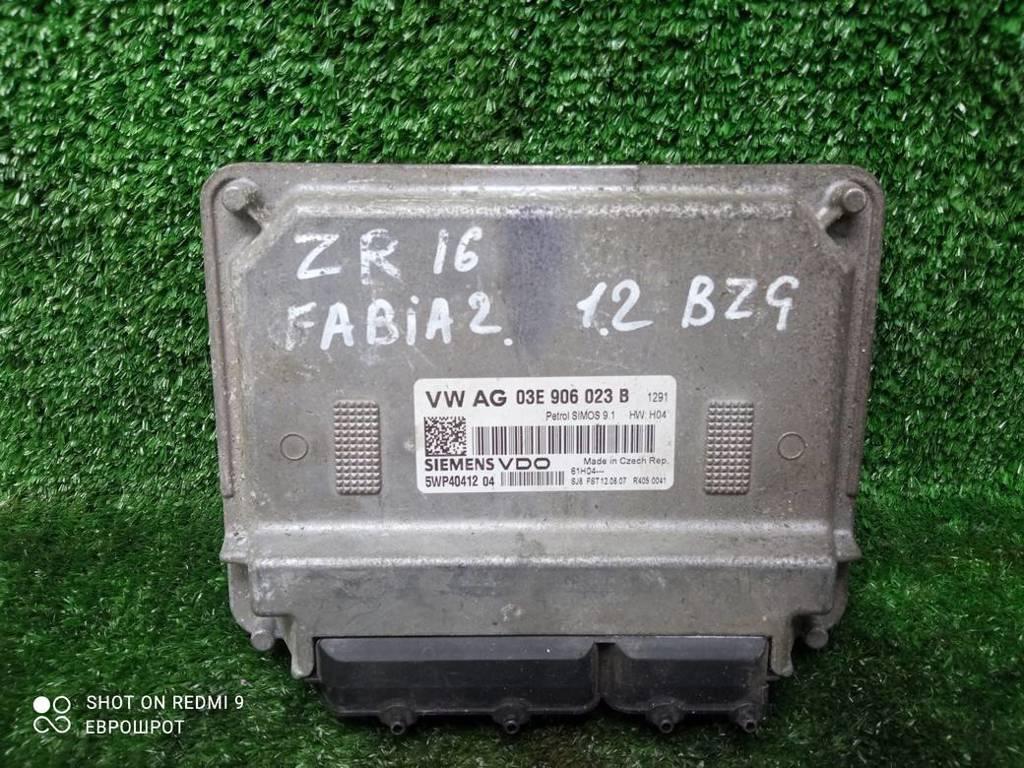 блок управления двигателем Skoda Fabia II (2007—2010) 2008, 1.2i BZG, 03E906023B - фото №1