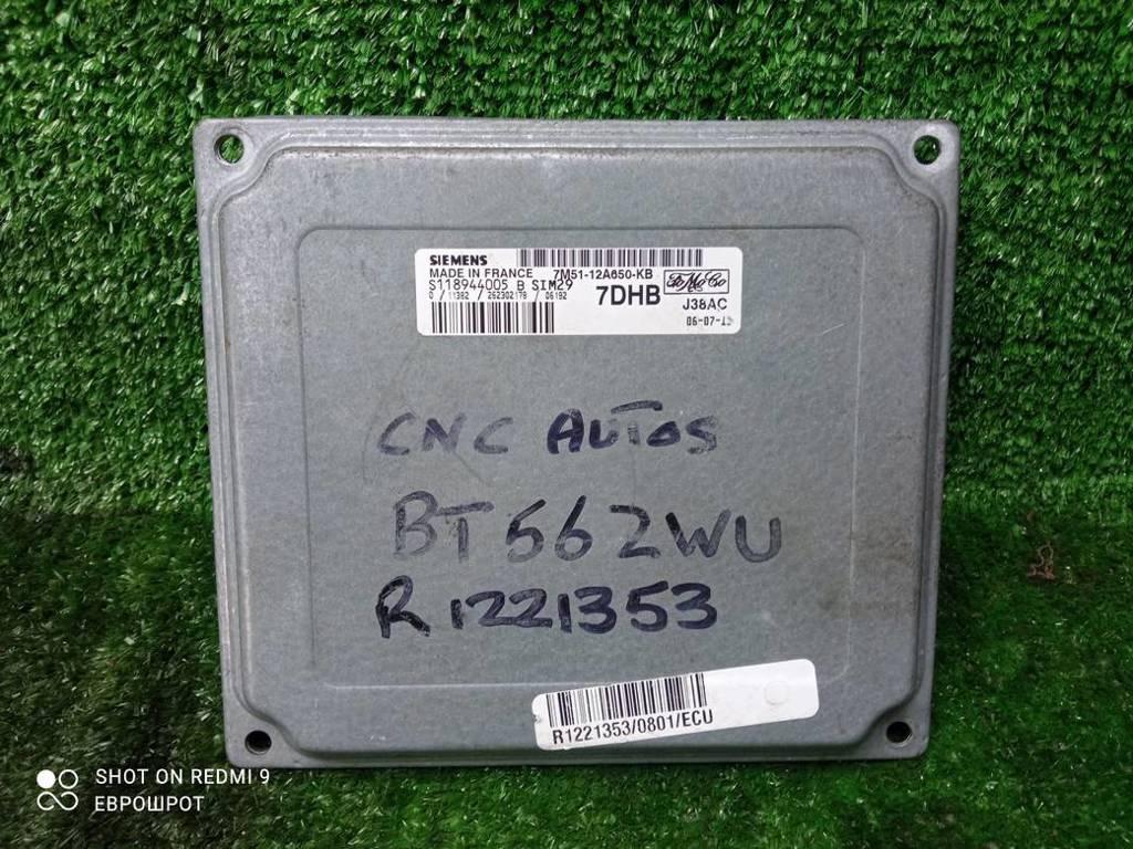 блок управления двигателем Ford Focus II рестайлинг (2007—2011) 2010, 1.6i HXDA, 7M5112A650KB - фото №1