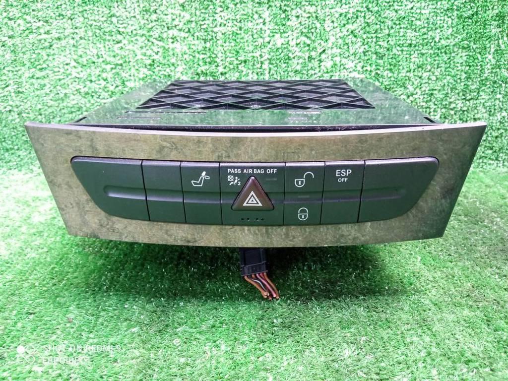 кнопка (выключатель) Mercedes-Benz E-Класс W211/S211 (2002—2006) 2007, 2116800552 - фото №1