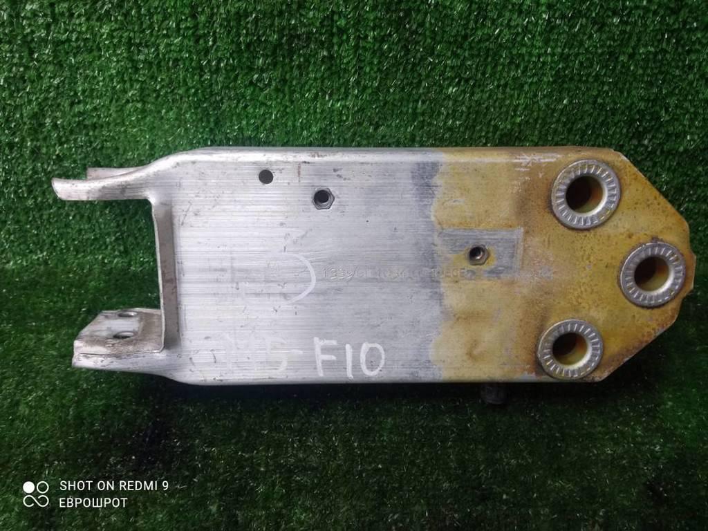 кронштейн переднего бампера BMW 5 серия F10/F11 (2009—2013) 2012, 51117253877 - фото №1
